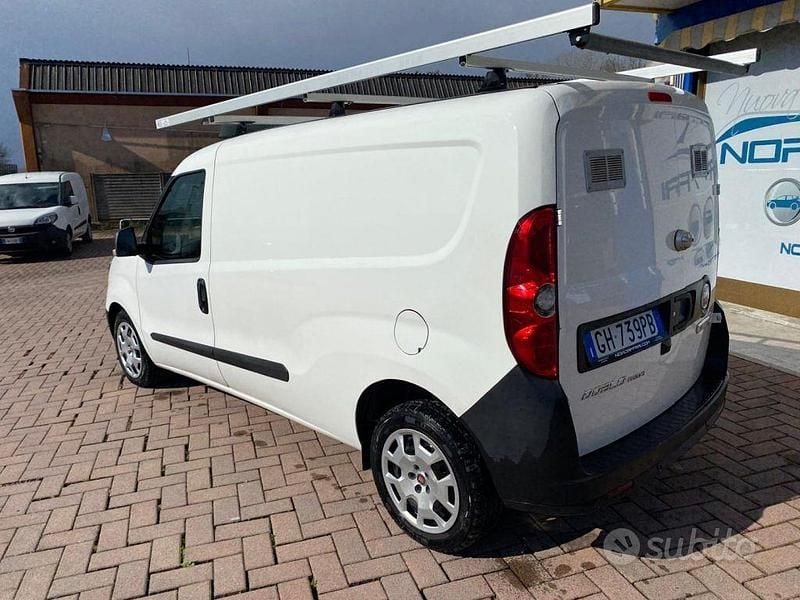 Usata Fiat Doblò S 120 CV (88 kW) 2021 Bianco Monovolume