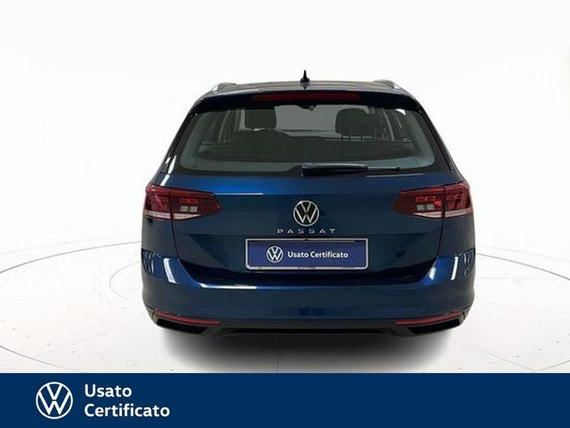 Usata VW Passat Business 150 CV (110 kW) 2023 Blu / pastello Station wagon