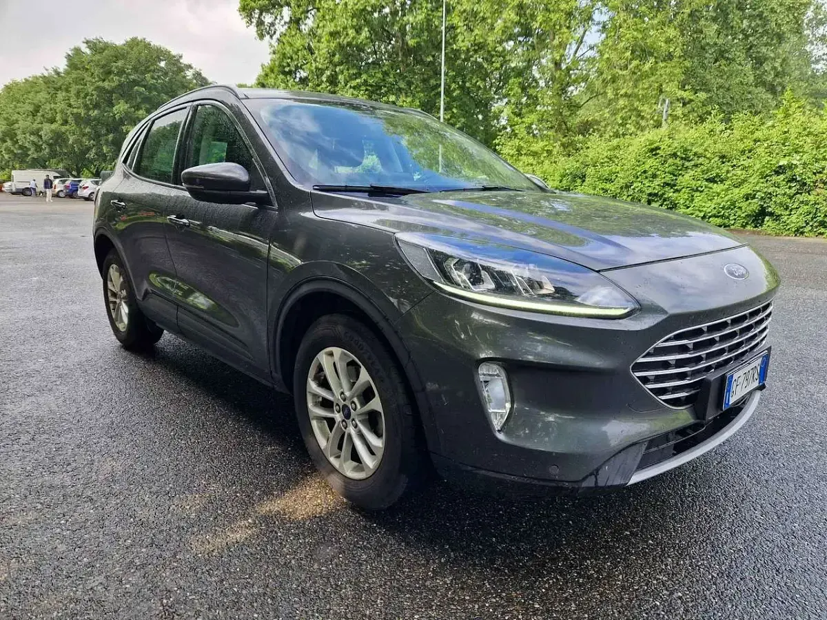 Usata Ford Kuga Titanium 120 CV (88 kW) 2021 Grigio SUV