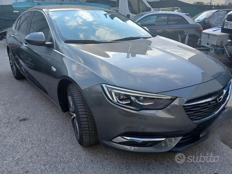 Usata Opel Insignia 140 CV (102 kW) 2019 Grigio Berlina