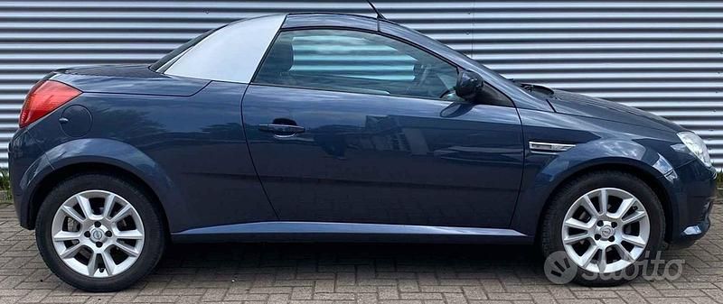 Usata Opel Tigra 2006 Blu Cabrio