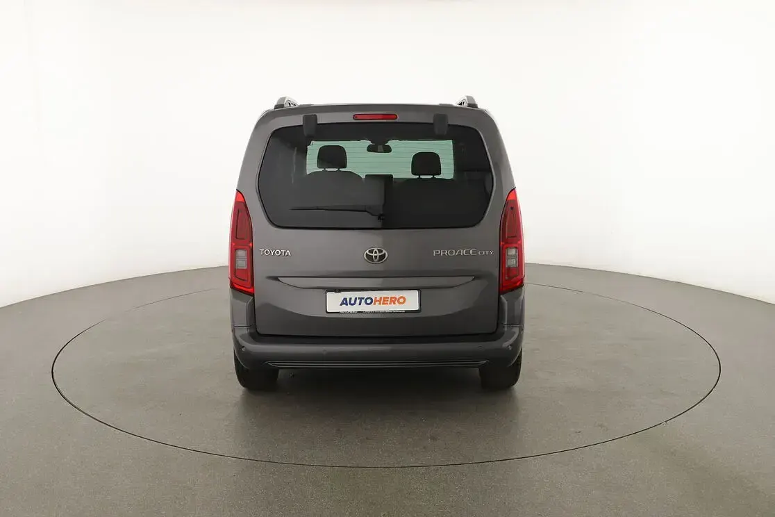 Usata Toyota Proace Verso City 102 CV (75 kW) 2020 Grigio Station wagon