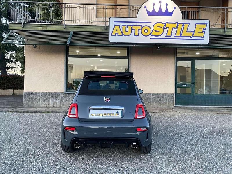 Usata Abarth 595C Pista 145 CV (106 kW) 2018 Grigio pista Cabrio