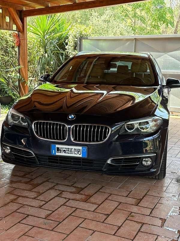 Usata BMW 520 Luxury Line 184 CV (135 kW) 2013 Blu Station wagon