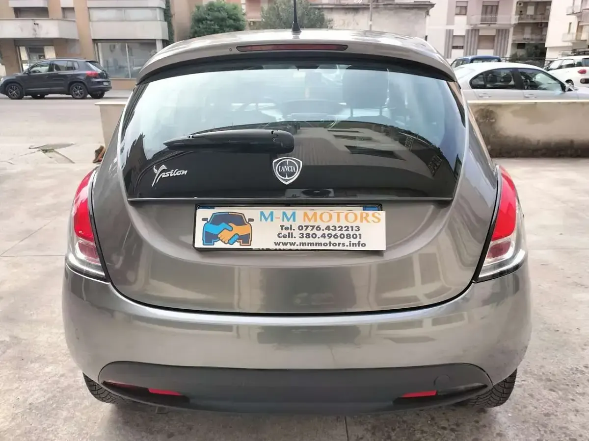 Usata Lancia Ypsilon Silver 69 CV (50 kW) 2012 Other Utilitaria