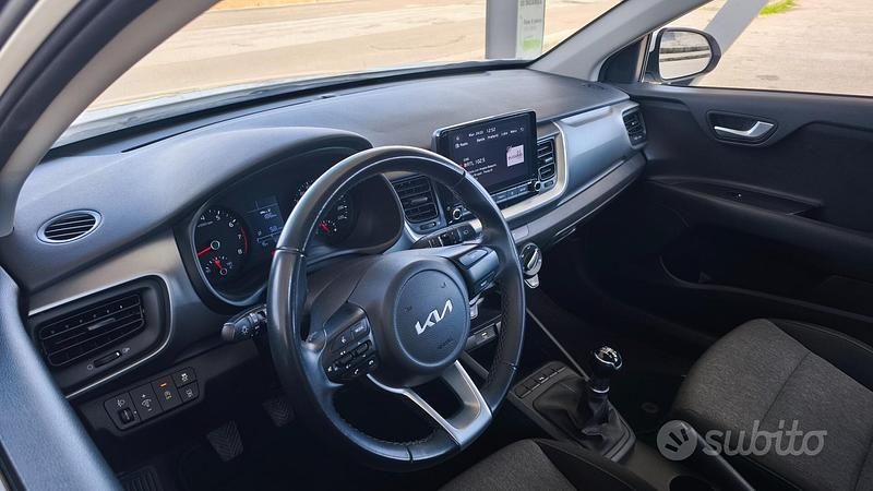 Usata Kia Stonic Style 84 CV (61 kW) 2022 Nero SUV