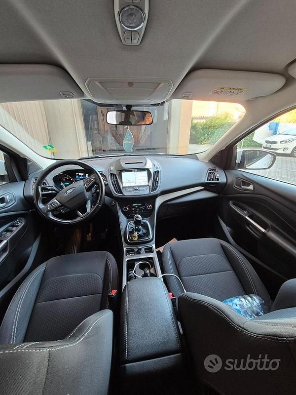 Usata Ford Kuga 120 CV (88 kW) 2017 Bianco SUV