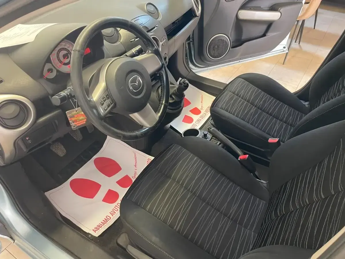 Usata Mazda 2 85 CV (62 kW) 2008 Blu Utilitaria