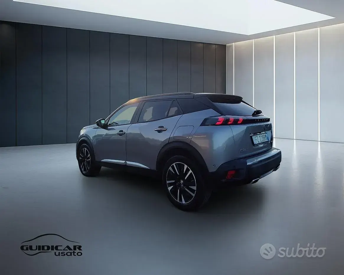 Usata Peugeot 2008 GT 131 CV (96 kW) 2020 Grigio metallizzato SUV