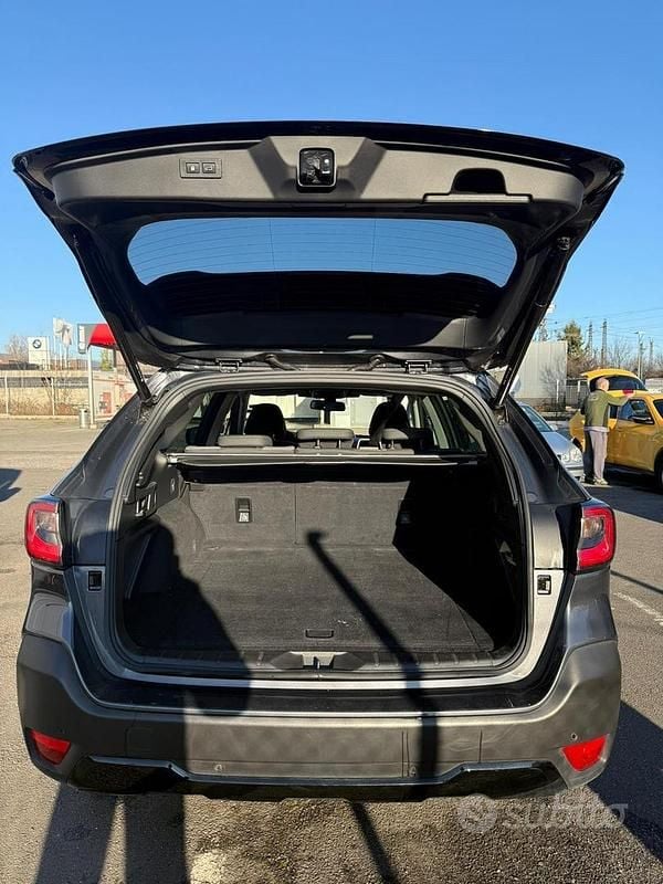 Usata Subaru Outback 2022 Grigio Station wagon