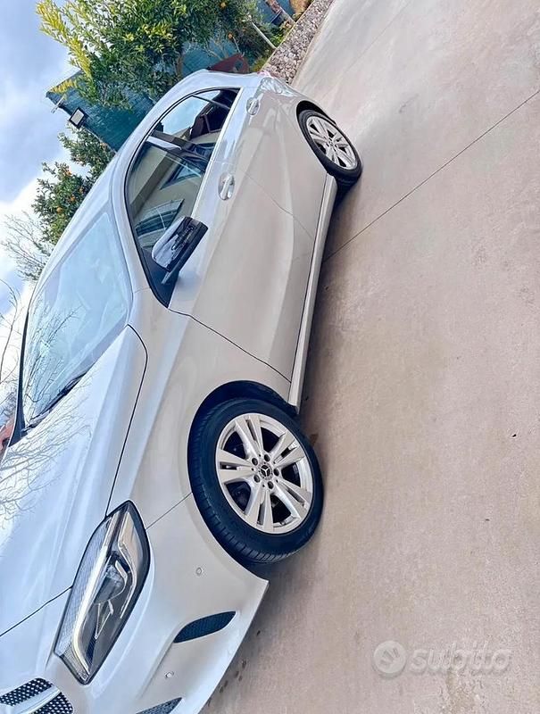 Usata Mercedes 180 2018 Grigio Berlina