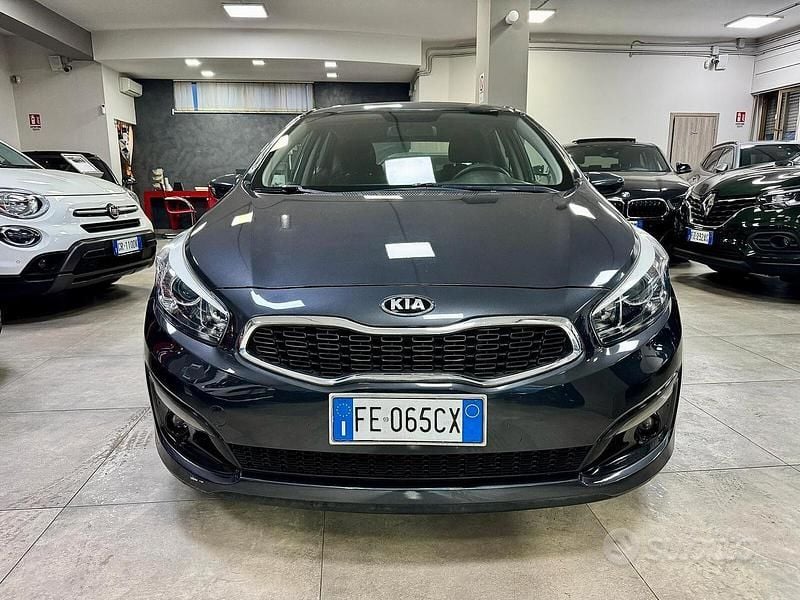 Usata Kia Ceed 110 CV (80 kW) 2016 Grigio Utilitaria