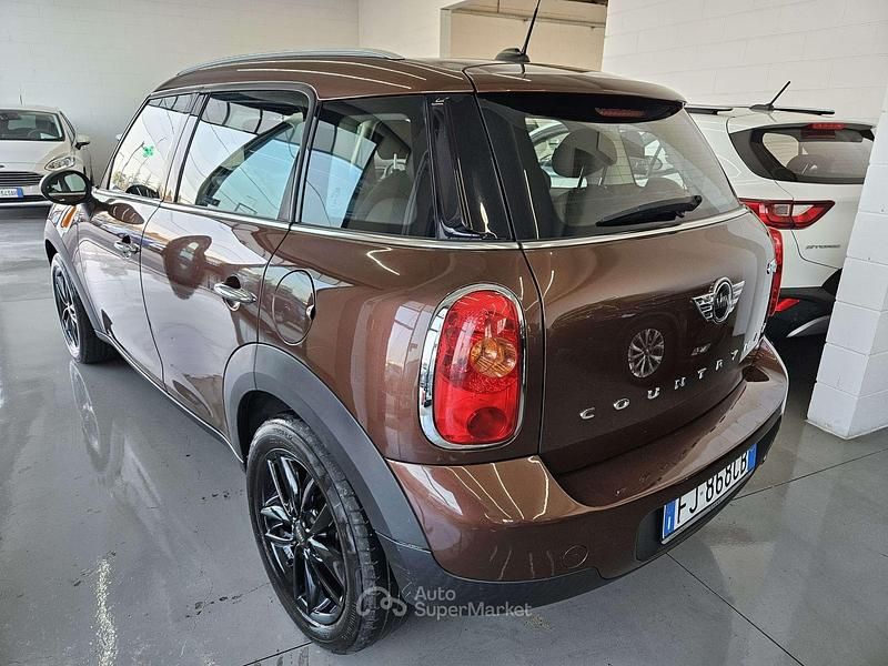Usata Mini One Countryman Business 90 CV (66 kW) 2014 Marrone SUV