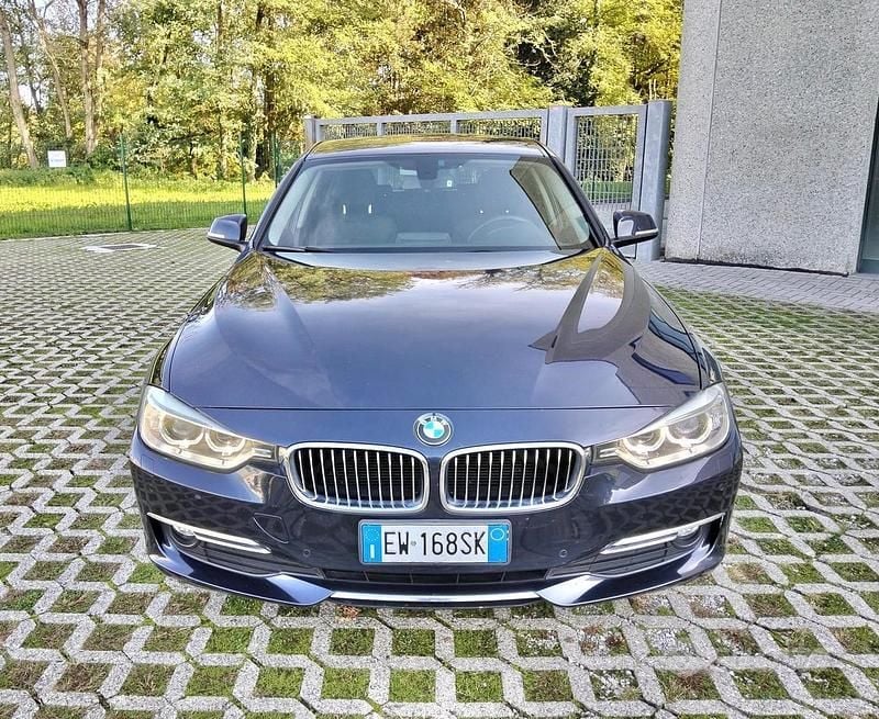 Usata BMW 320 184 CV (135 kW) 2014 Blu Berlina