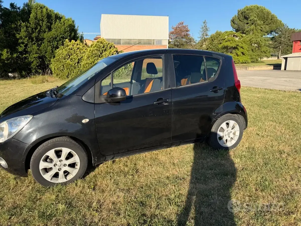 Usata Opel Agila Enjoy 65 CV (47 kW) 2008 Nero Utilitaria