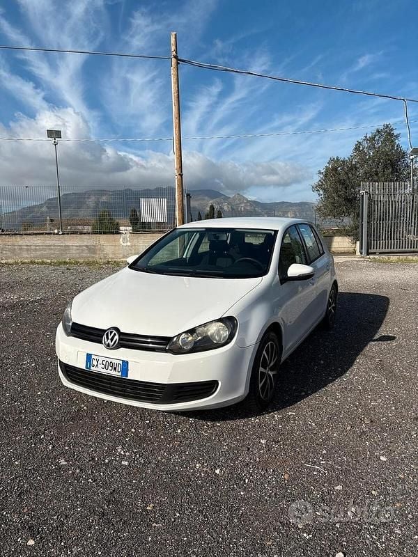 Usata VW Golf VII Highline 105 CV (77 kW) 2012 Bianco Berlina