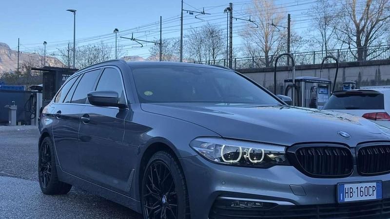 Usata BMW 520 Luxury Line 190 CV (139 kW) 2020 Grigio Station wagon