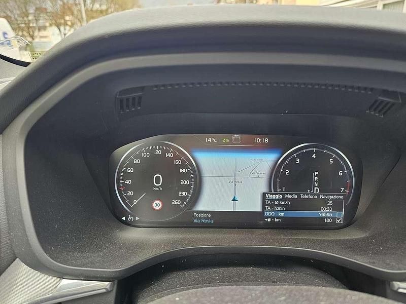 Usata Volvo XC60 R-Design 250 CV (183 kW) 2018 Argento SUV