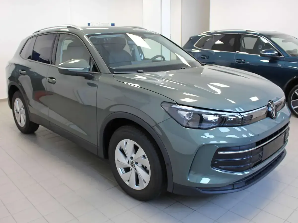 Nuova VW Tiguan Edition 131 CV (96 kW) 2026 Verde SUV