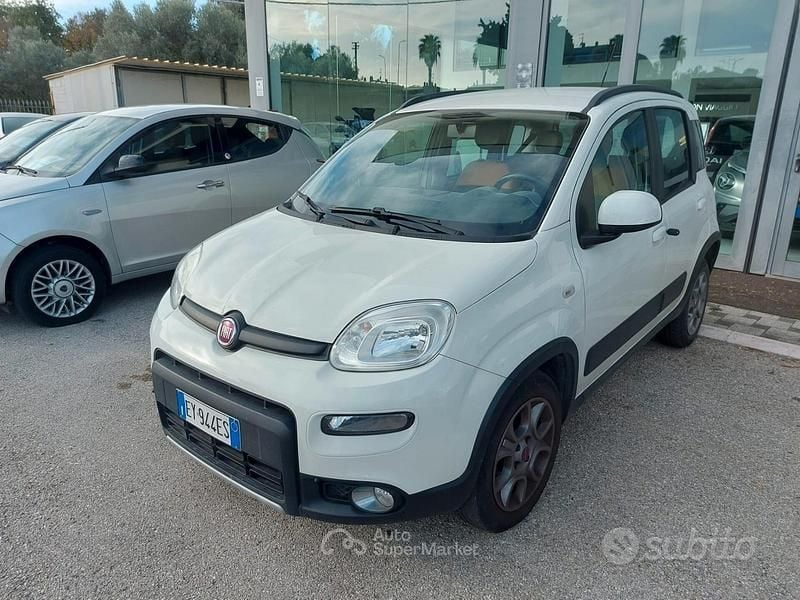 Usata Fiat Panda Trekking 85 CV (62 kW) 2015 Bianco Berlina