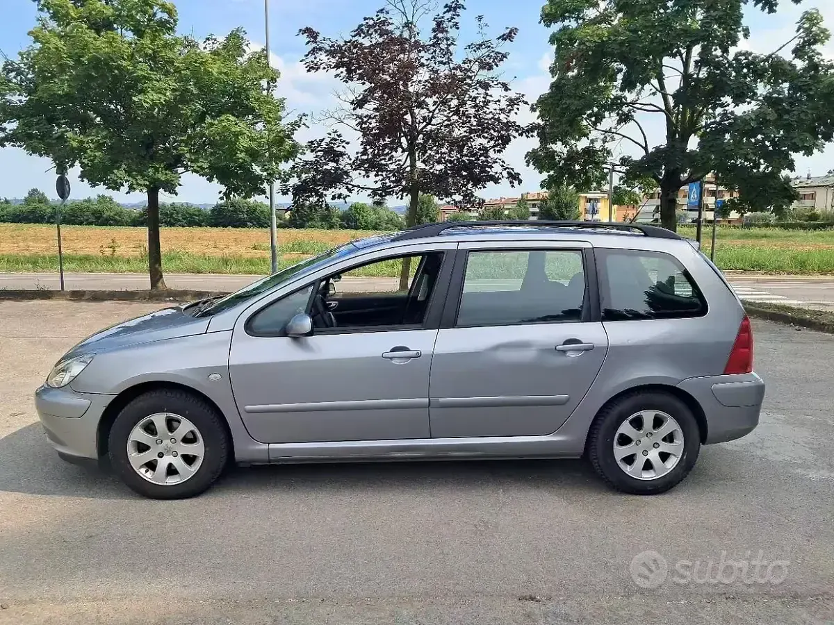 Usata Peugeot 307 90 CV (66 kW) 2004 Grigio Station wagon
