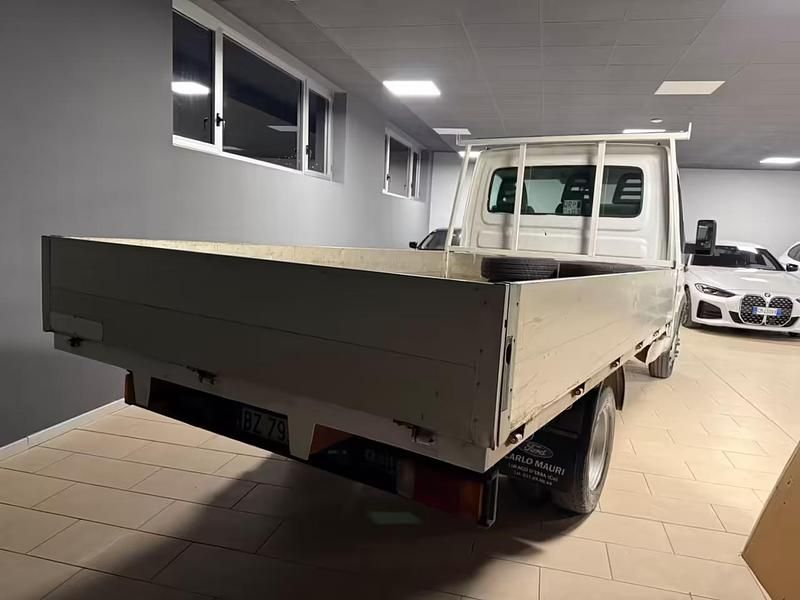 Usata Iveco Daily 96 CV (70 kW) 2002 Bianco