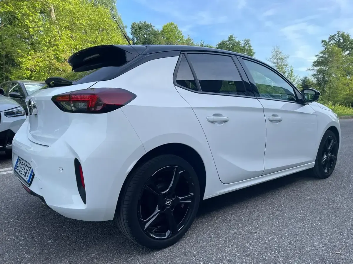 Usata Opel Corsa 101 CV (74 kW) 2023 Bianco Utilitaria