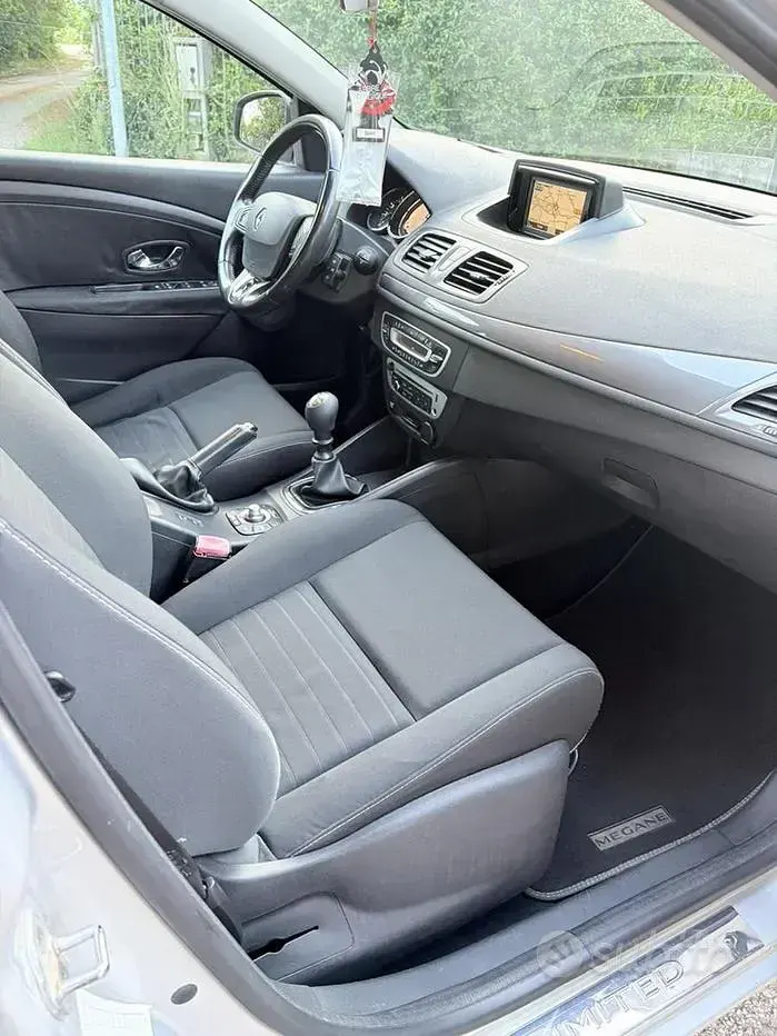Usata Renault Mégane GrandTour LIMITED 110 CV (80 kW) 2015 Station wagon