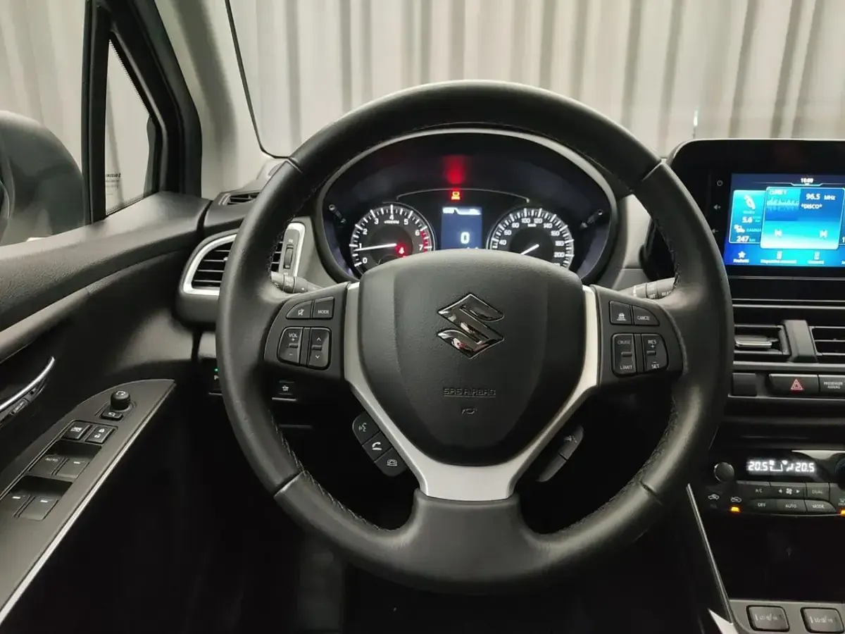 Usata Suzuki SX4 2023 Bianco SUV