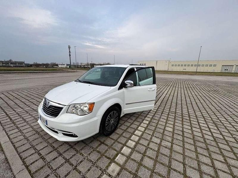 Usata Lancia Voyager S 177 CV (130 kW) 2015 Bianco Monovolume
