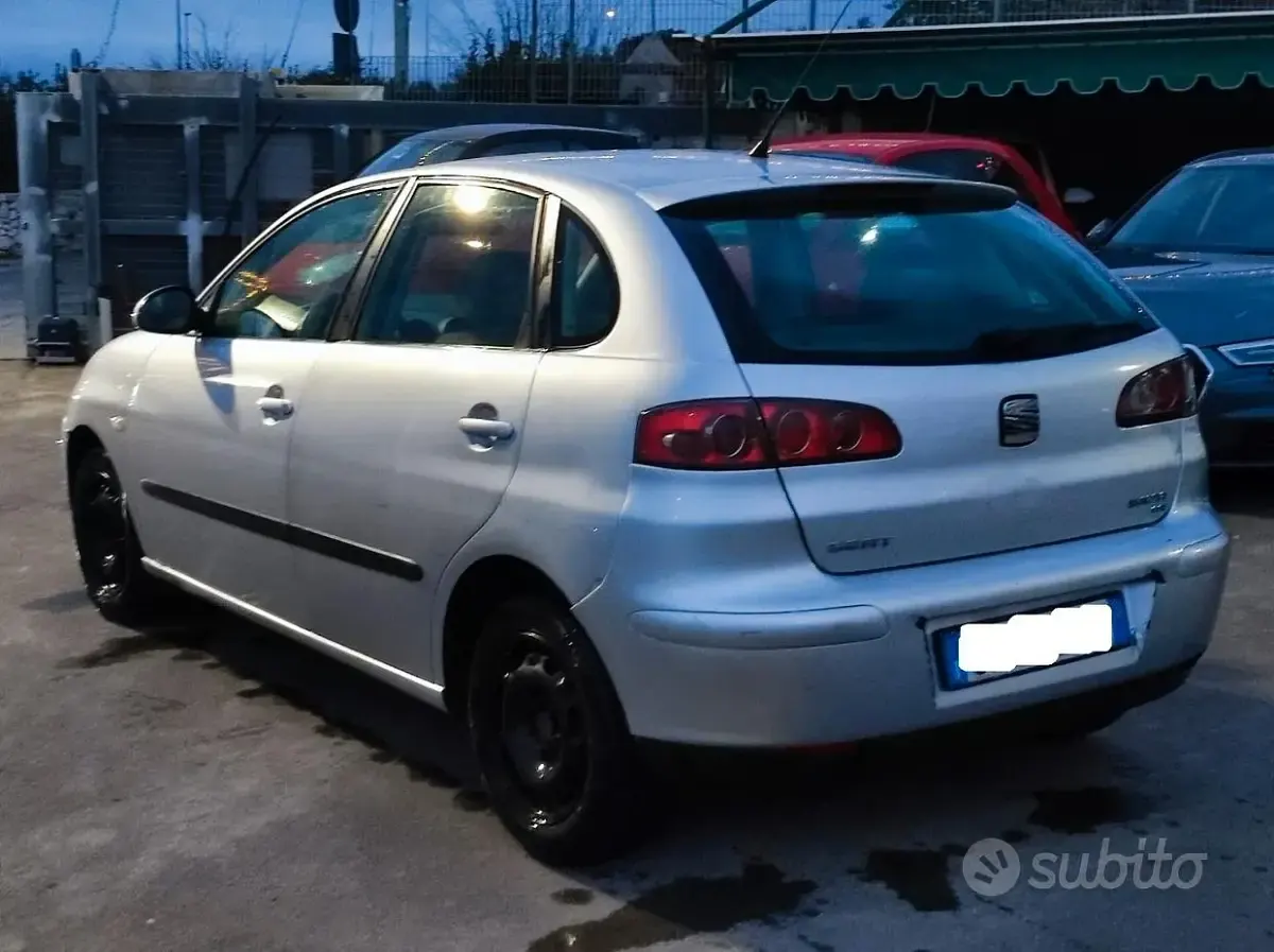 Usata Seat Ibiza Stylance 75 CV (55 kW) 2004 Grigio Utilitaria