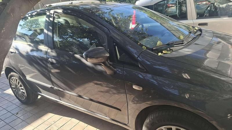 Usata Fiat Grande Punto Dynamic 77 CV (56 kW) 2009 Utilitaria