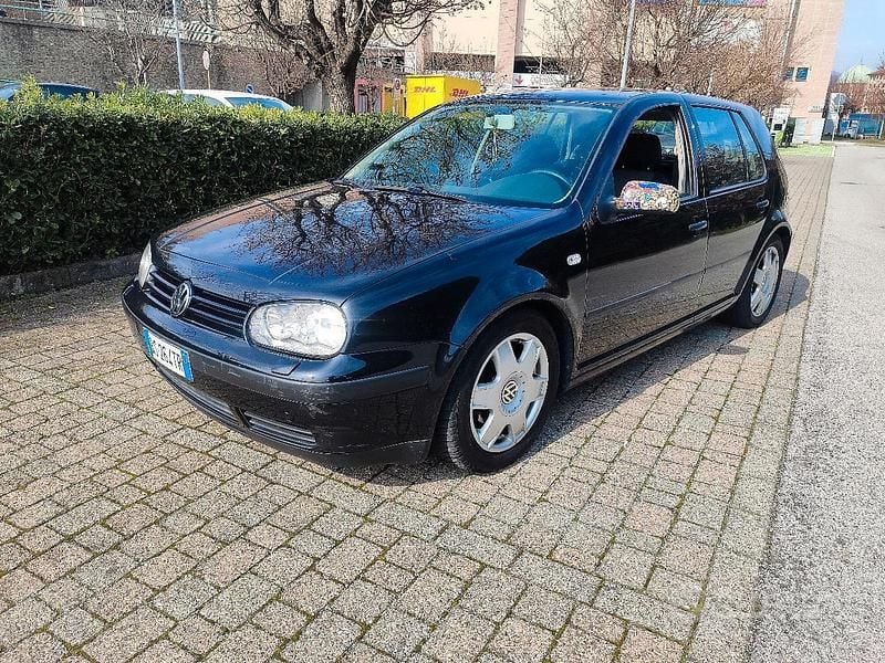 Usata VW Golf IV 105 CV (77 kW) 2001 Nero Berlina