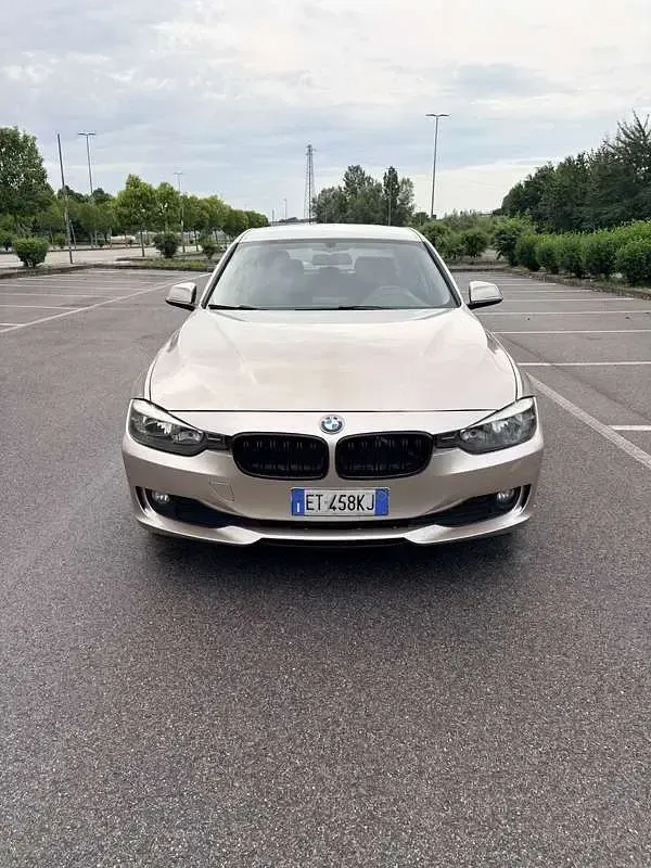 Usata BMW 318 Efficient Dynamics 143 CV (105 kW) 2013 Berlina