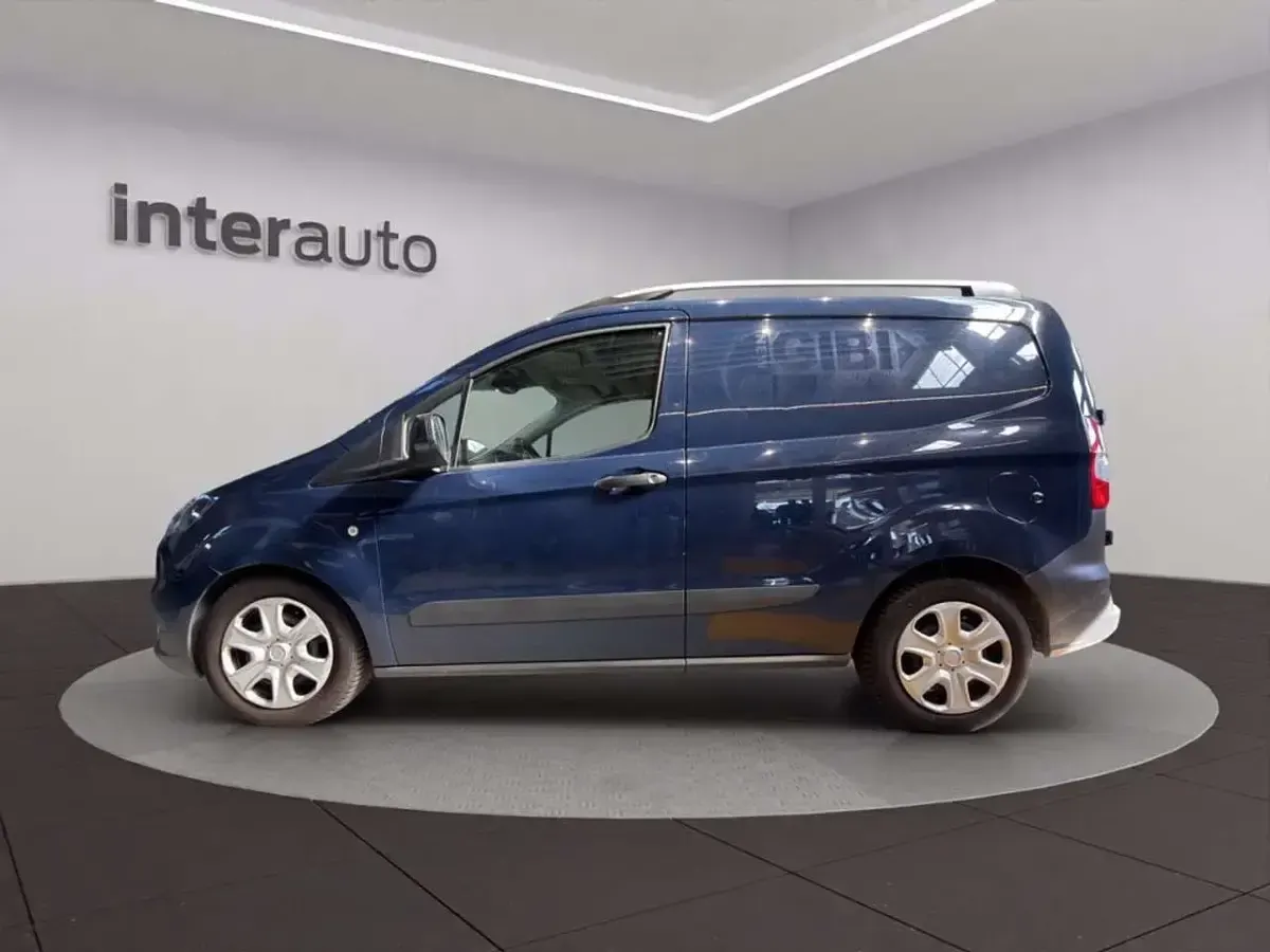 Usata Ford Courier Trend 101 CV (74 kW) 2021 Blu blazer Monovolume