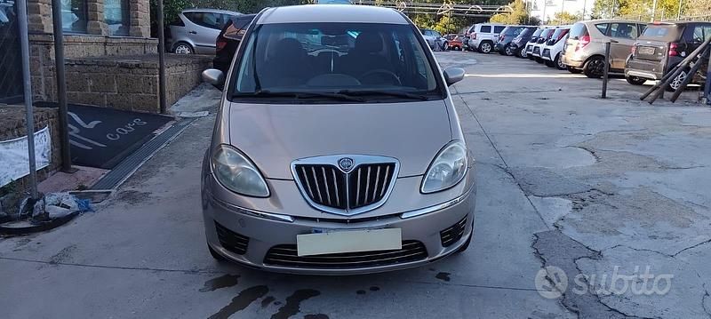 Usata Lancia Musa 95 CV (69 kW) 2007 Beige Monovolume