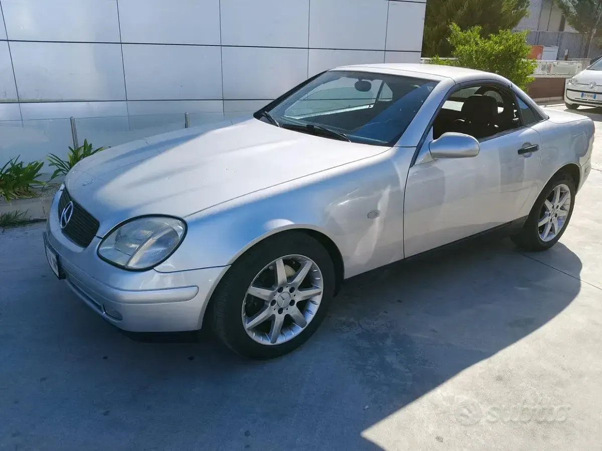 Usata Mercedes SLK200 136 CV (100 kW) 1997 Grigio Cabrio