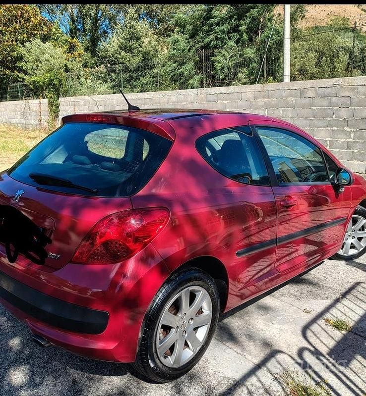 Usata Peugeot 207 90 CV (66 kW) 2007 Rosso Utilitaria