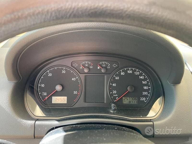 Usata VW Polo Trendline 75 CV (55 kW) 2004 Grigio Berlina