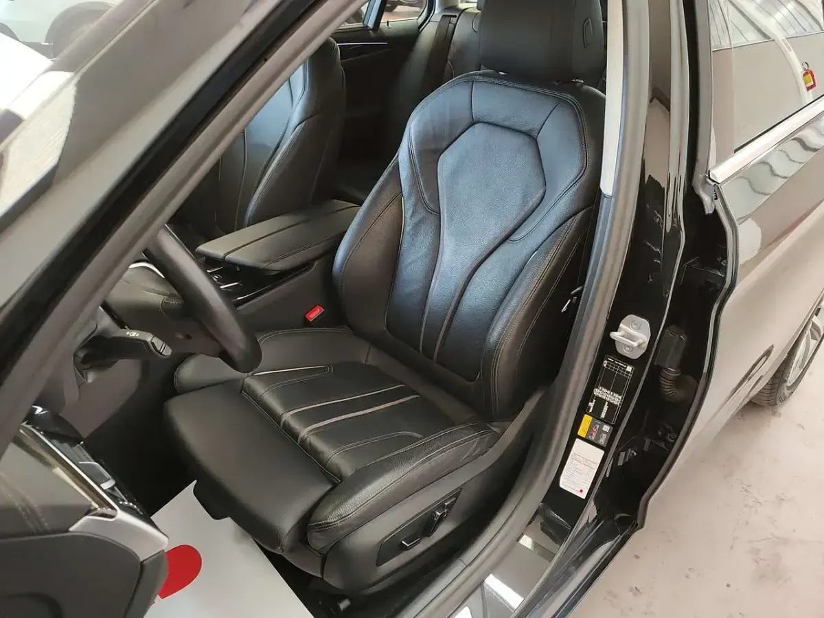 Usata BMW 530e Luxury Line 184 CV (135 kW) 2022 Nero Station wagon