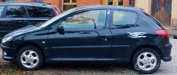 Usata Peugeot 206 75 CV (55 kW) 2002 Nero Utilitaria