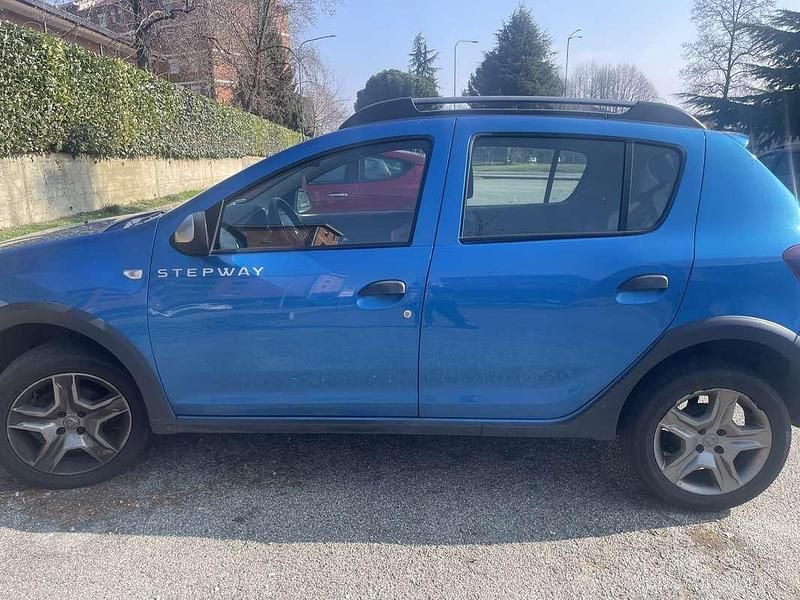 Usata Dacia Sandero Stepway 90 CV (66 kW) 2018 Blu/azzurro Berlina