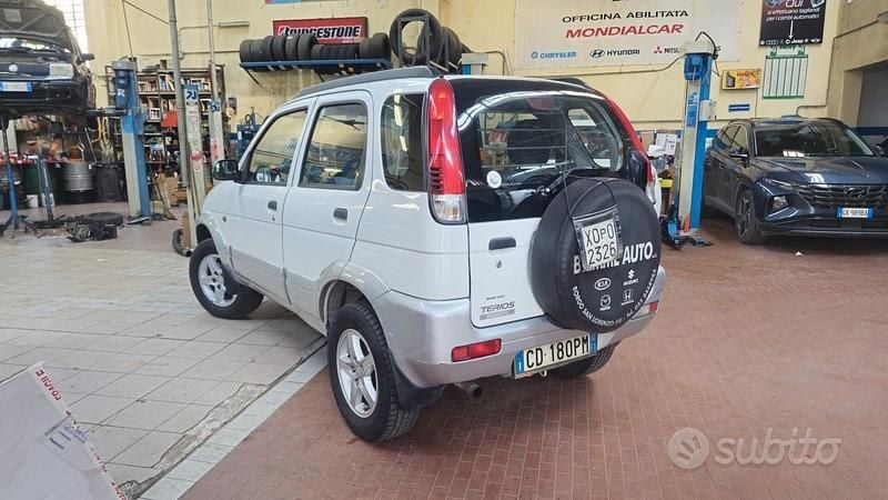 Usata Daihatsu Terios 86 CV (63 kW) 2002 Bianco SUV