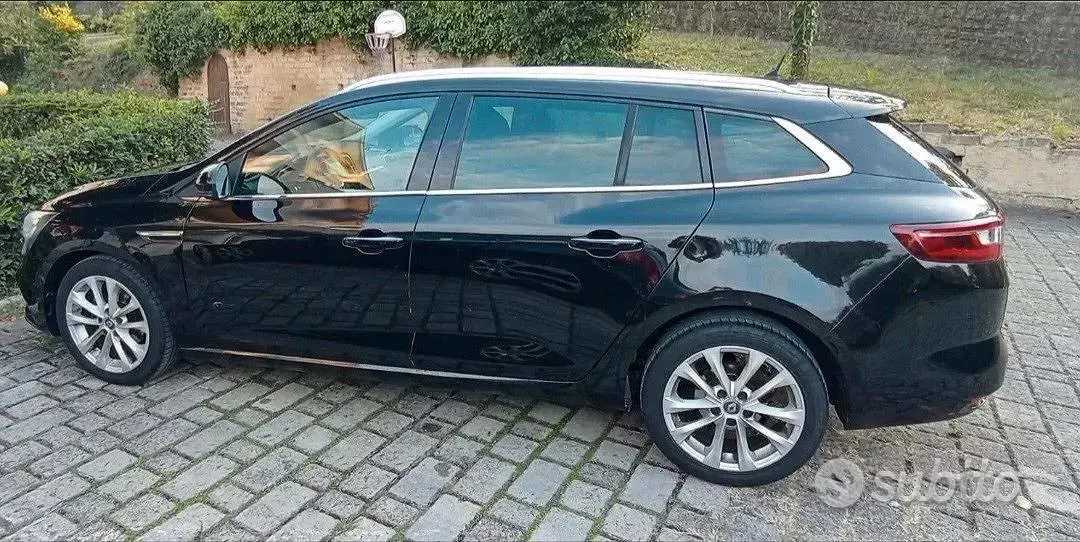 Usata Renault Mégane GrandTour 110 CV (80 kW) 2017 Blu Station wagon