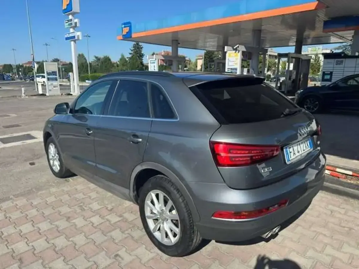 Usata Audi Q3 Design 120 CV (88 kW) 2015 Grigio SUV