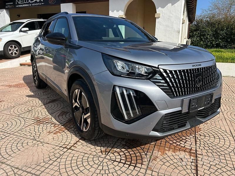 Usata Peugeot 2008 Allure 130 CV (95 kW) 2025 Grigio SUV