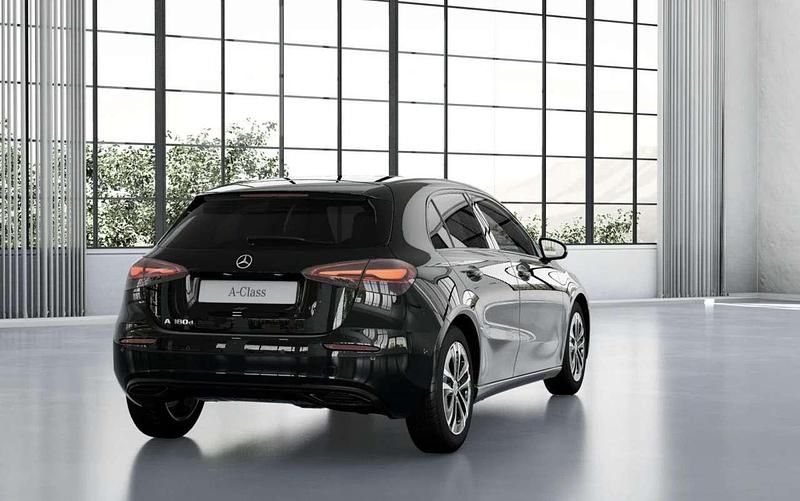 Usata Mercedes A180 Advanced 116 CV (85 kW) 2024 Nero Utilitaria