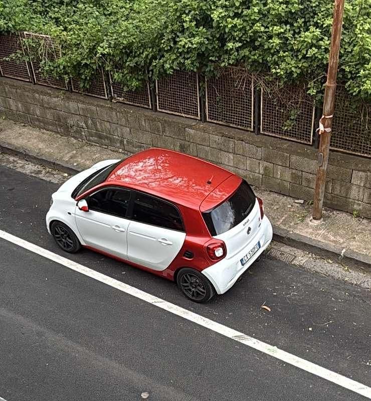 Usata Smart ForFour 90 CV (66 kW) 2016 Rosso Utilitaria
