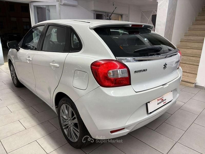 Usata Suzuki Baleno 90 CV (66 kW) 2019 Bianco metallizzato Utilitaria