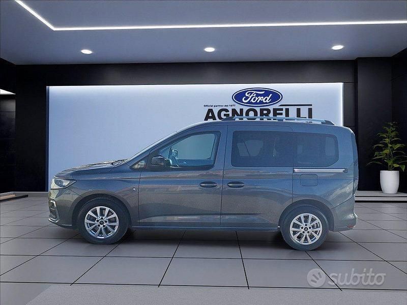 Usata Ford Tourneo Connect Titanium 114 CV (83 kW) 2023 Grigio Monovolume